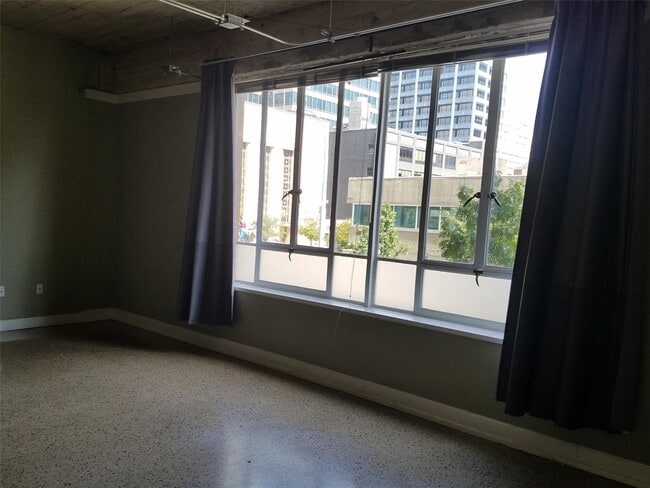 Building Photo - 710 Colorado St