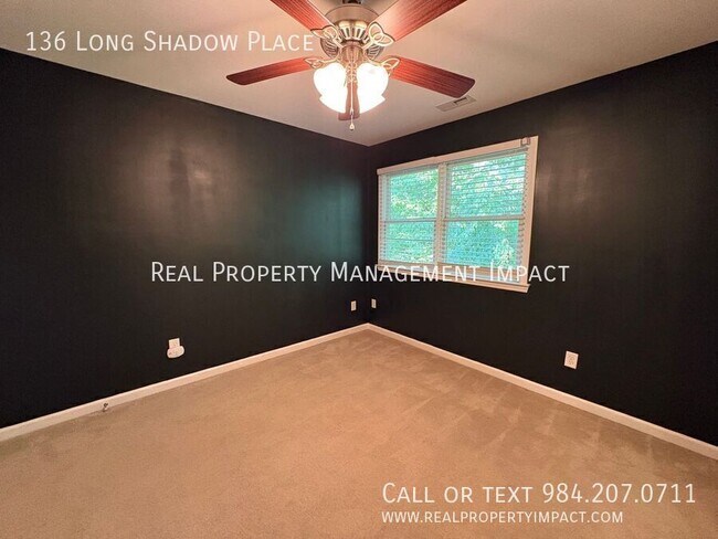 Building Photo - 136 Long Shadow Pl