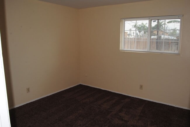 Building Photo - 520 Delfino Ln