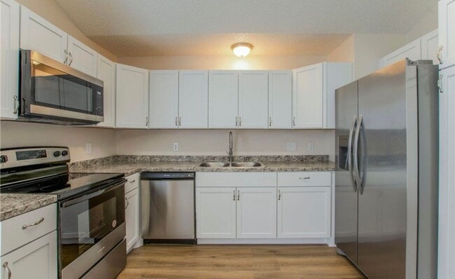Building Photo - 2504 Magnum Cir