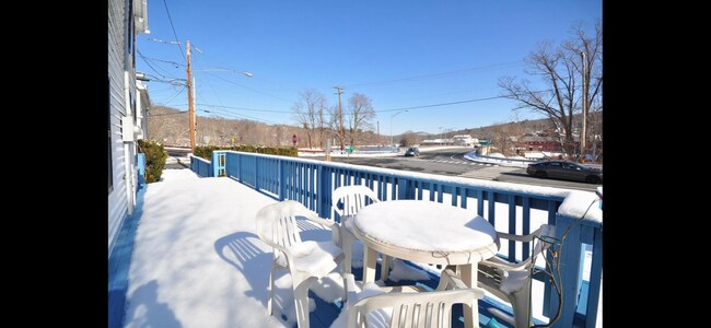 Building Photo - 54 Bridge St