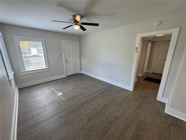 Building Photo - 102 9th Ave