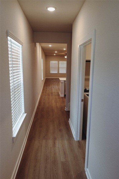 Building Photo - 8526 Blueberry Ash St