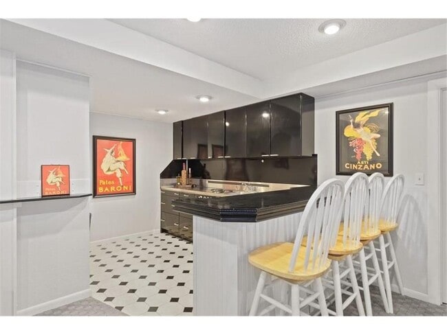 Building Photo - 7140 Willow View Cove