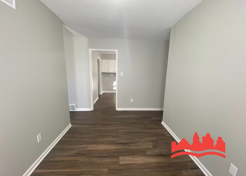 Building Photo - 5095 Corkwood Dr