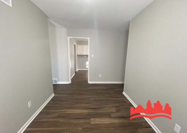 Building Photo - 5095 Corkwood Dr