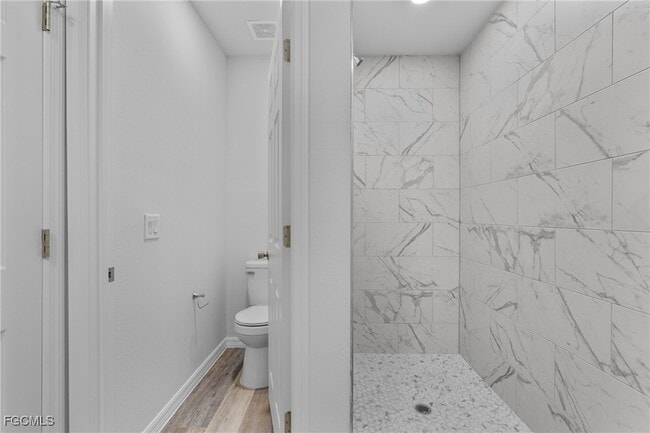 Building Photo - 945 Butler St E