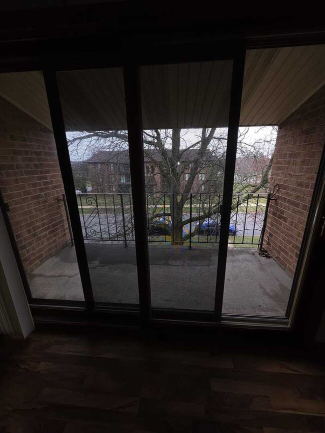 Building Photo - 9950 Treetop Dr