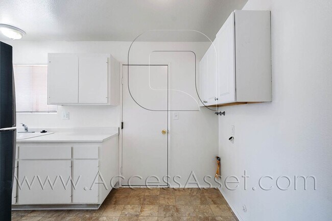 Building Photo - 55+ Community Living – Cozy 2 Bed/1 bath H...