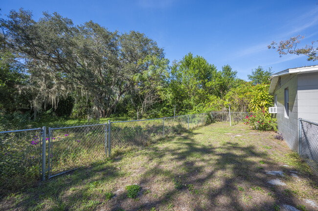 Building Photo - 1611 Rainbow Ave