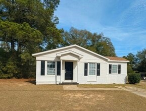 Building Photo - 1110 Creekwood Dr