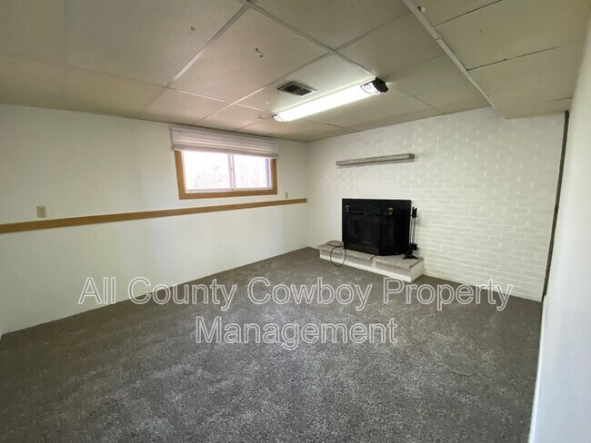 Building Photo - 1514 E Symons St