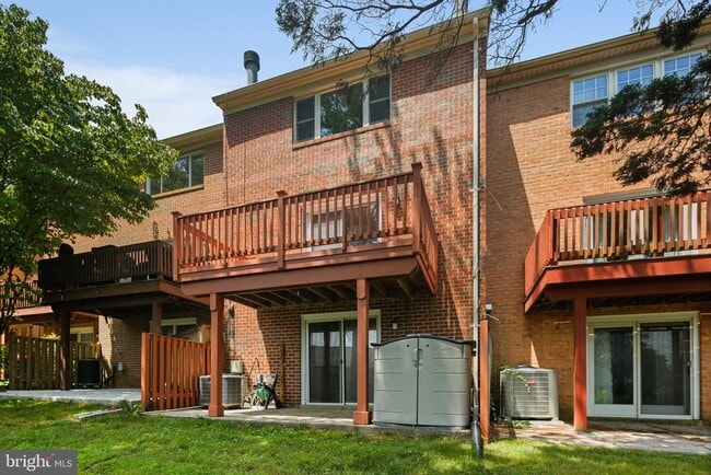 Building Photo - 7 Castlehill Ct