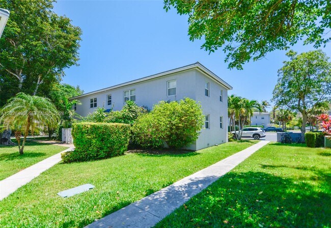 Building Photo - 7720 SW 54th Ct