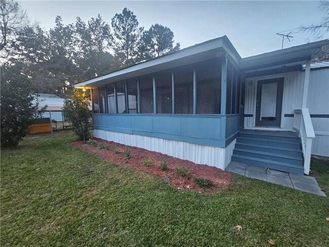 Building Photo - 1201 Floyd Dr NE