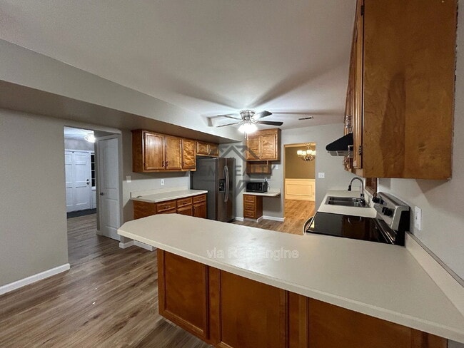 Building Photo - 100 Kendallwood Dr