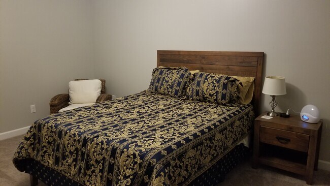 Building Photo - 13 Bigby St