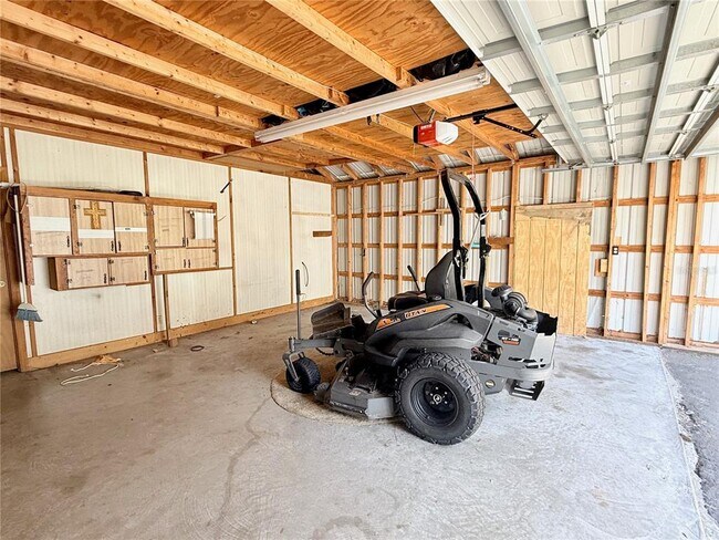 Building Photo - 4701 NE 7th Ave