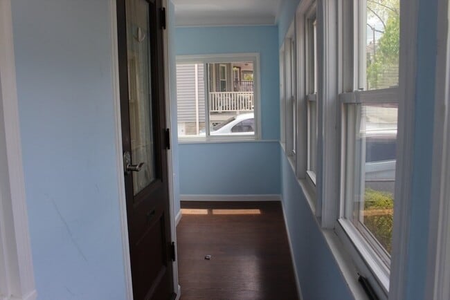 Building Photo - 139 Langdon Ave