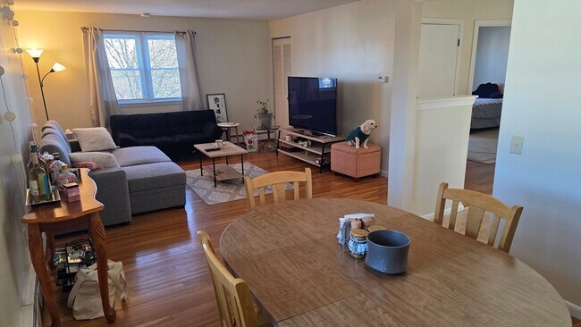 Building Photo - 55 Wedgewood Rd