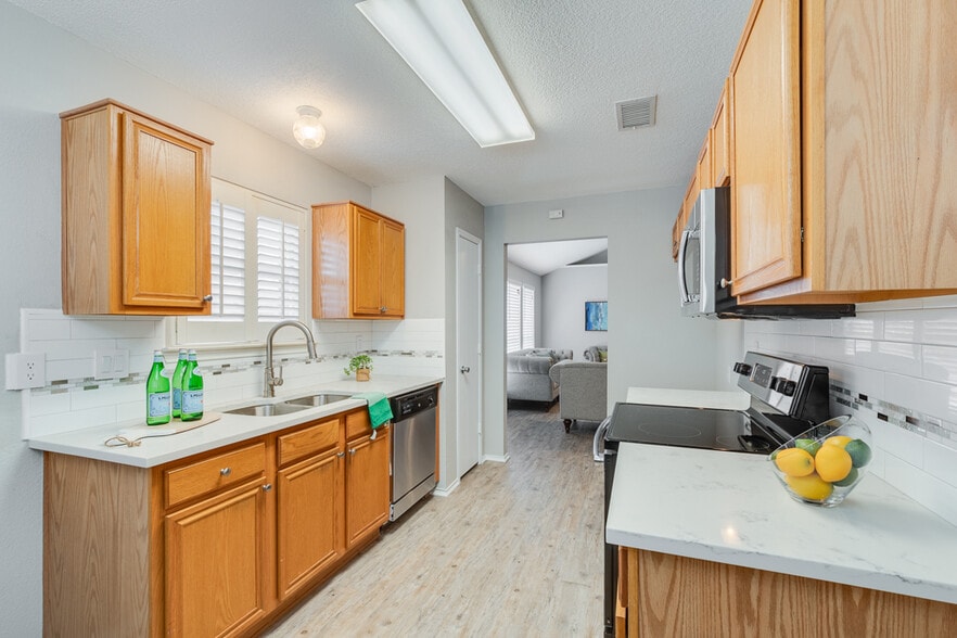 Building Photo - 2508 Concina Way