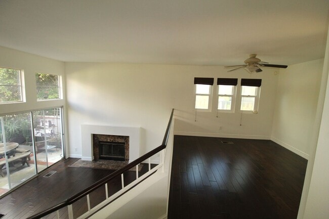 Building Photo - Cape Weston Condo with Great Layout!