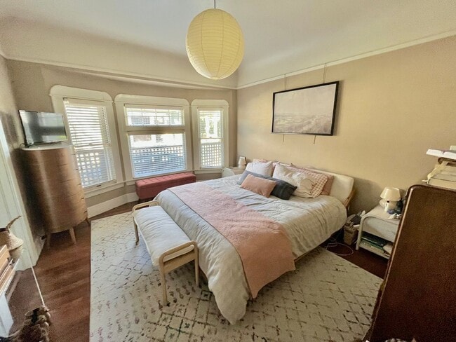 Building Photo - Well-Appointed Naglee Park Historic Home