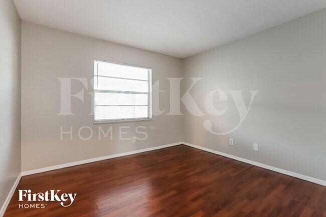 Building Photo - 924 Axlewood Cir