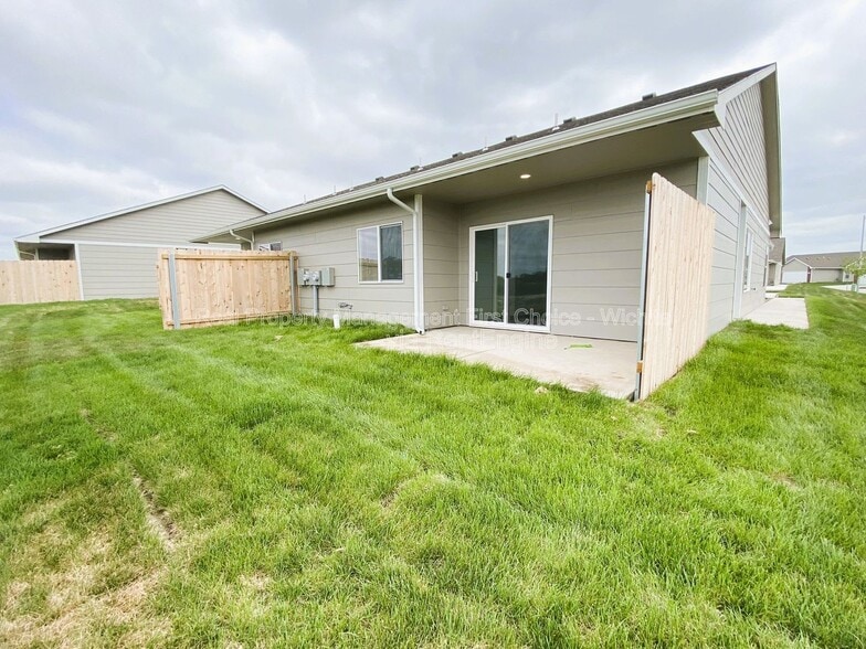 Building Photo - 5474 N Colburn Ct