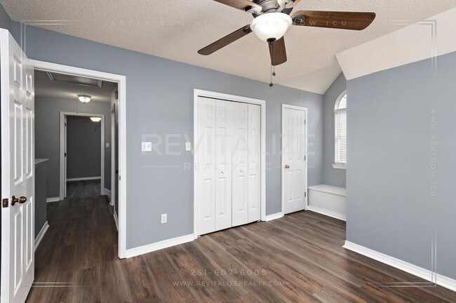 Building Photo - Creole Style 3 Bed 2.5 Bath Home on Oversized Lot