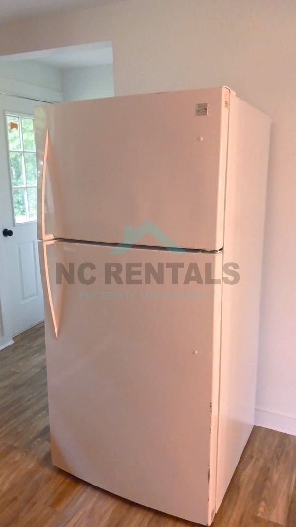 Building Photo - 427 Matthews St