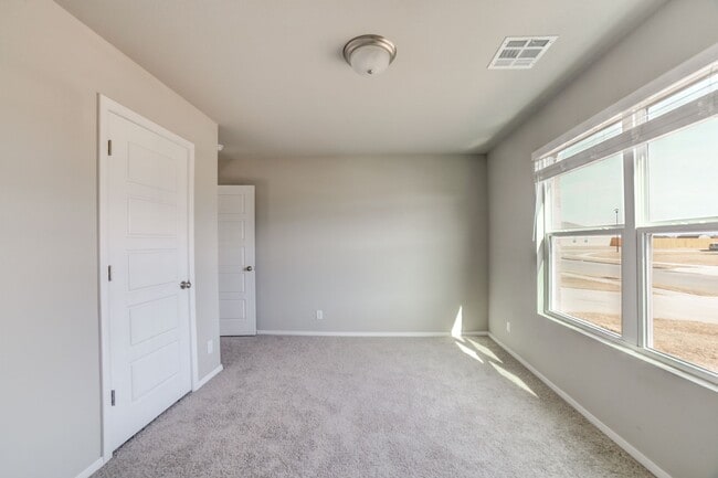 Building Photo - Beautiful Newer 3 Bedroom, 2 Bath Home Move-In Ready