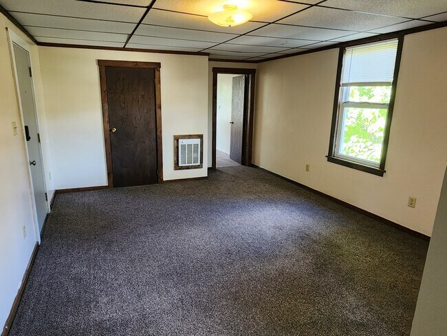 Building Photo - Benjamin st apt#4