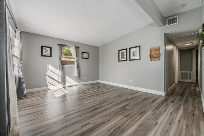 Building Photo - 810 Jurgens St