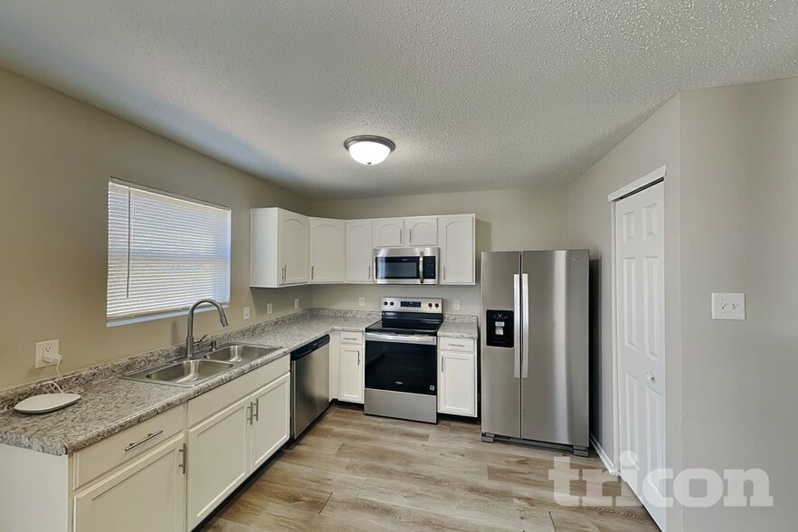 Building Photo - 2869 Ludwig Dr