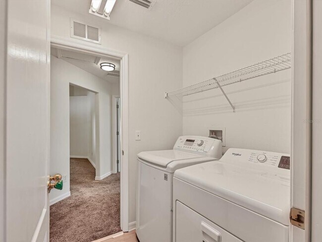 Building Photo - 6258 Blue Runner Ct