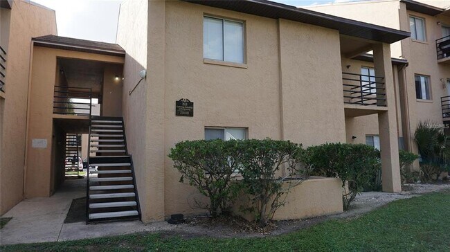 Building Photo - 5219 Via Hacienda Cir