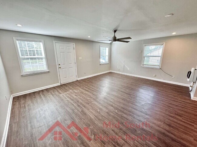 Building Photo - 324 Harrell St