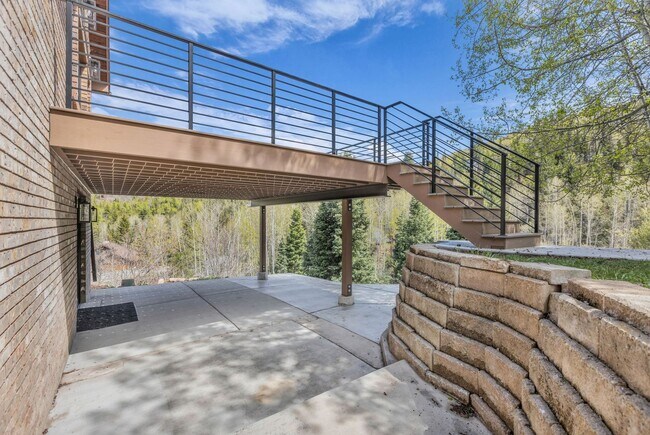 Building Photo - Pinebrook Luxury Remodeled Home
