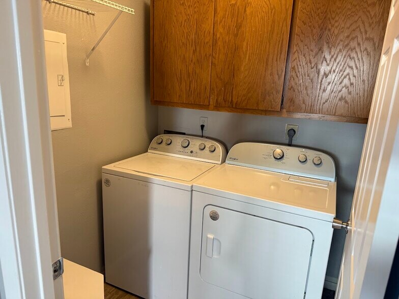 Building Photo - 2815 Longmire Dr