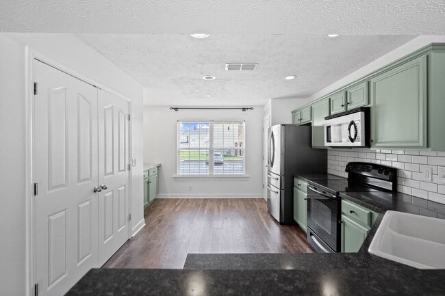 Building Photo - 2128 Victory Gallop Ln