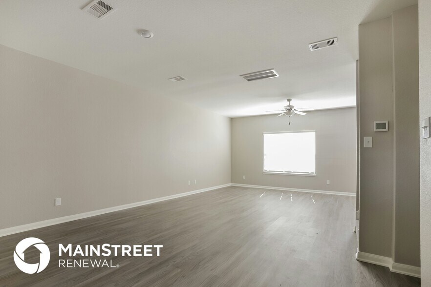 Building Photo - 25237 Dickens Dr
