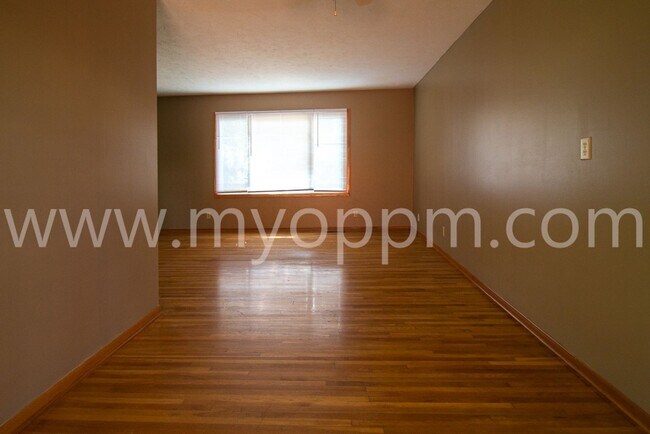 Building Photo - Great 3-Bedroom House on Westwood Lane