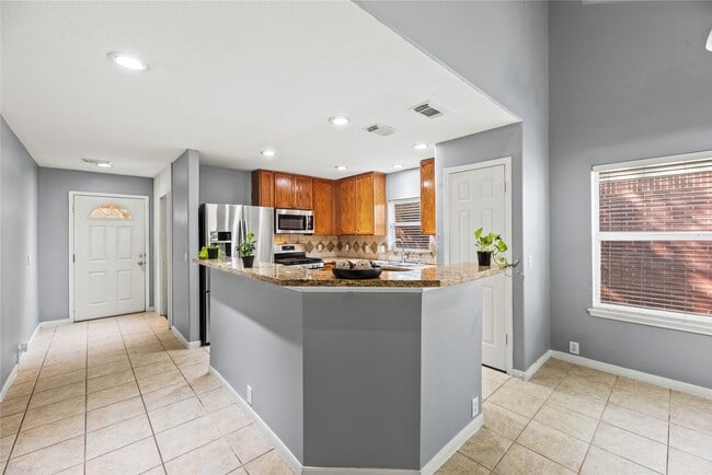 Building Photo - 16602 Grenada Falls Dr