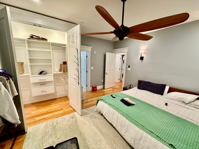 Building Photo - 11 S Mason St