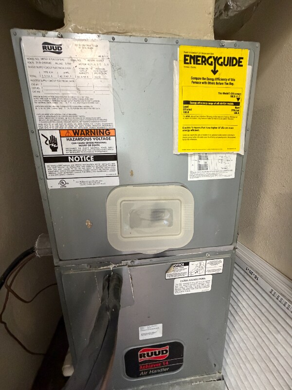 Building Photo - 1410 Ashwood Rd