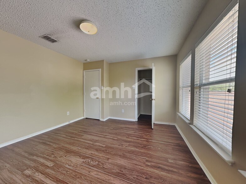 Building Photo - 3332 Chapel Ridge Way