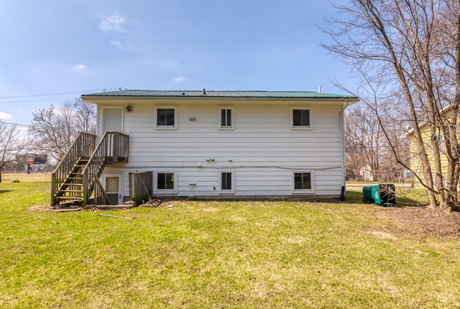 Exterior Backyard - 6317 Grovenburg Rd