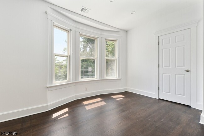 Building Photo - 67 Dunnell Rd