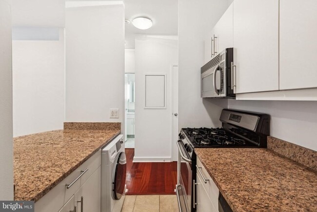 Building Photo - 219 S 18th St